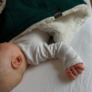 Jaro je tady, ale chladno se ještě nevzdává! ❄️☀️ Zachumlejte se do naší deky s beránkem, která vás zahřeje během svěžích...